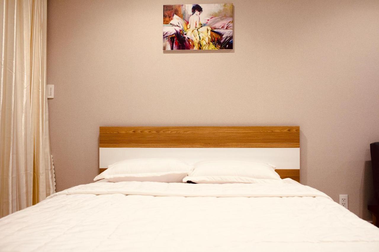 Teddy Apartment At Sky Center Luxury 胡志明市 外观 照片
